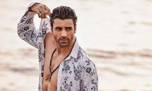 Vivek Dahiya ने 500 स्क्वैट्स की कसरत पूरी की Vivek Dahiya ने 500 स्क्वैट्स की कसरत पूरी की
