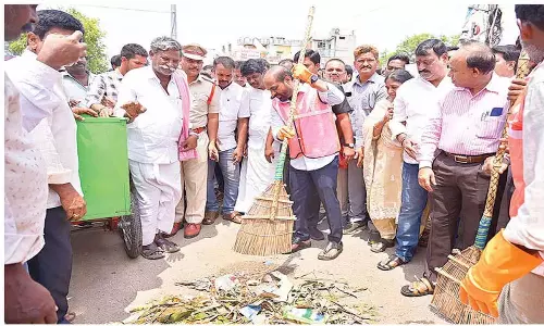 स्वच्छता हर नागरिक की जिम्मेदारी है: स्वास्थ्य मंत्री
