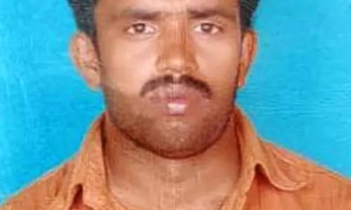 Mandya : आग बुझाने गए एक युवक की मौत हो गई Mandya : आग बुझाने गए एक युवक की मौत हो गई