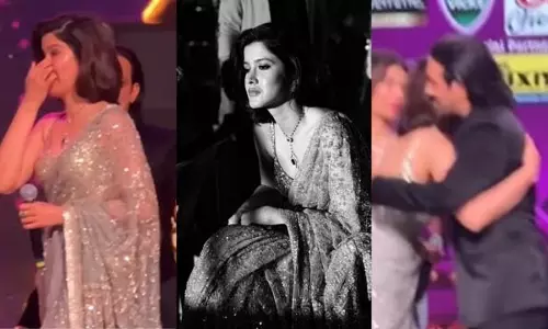 डेब्यू फिल्म के फर्स्ट लुक के सामने आने पर शनाया कपूर रो पड़ीं डेब्यू फिल्म के फर्स्ट लुक के सामने आने पर शनाया कपूर रो पड़ीं