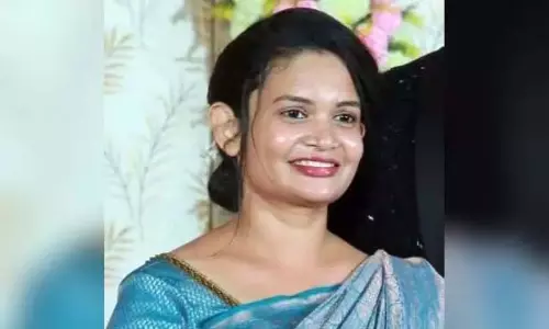 अरूर में एक स्कूटर को ट्रेलर लॉरी ने टक्कर मार दी; नवविवाहितों का दुखद अंत