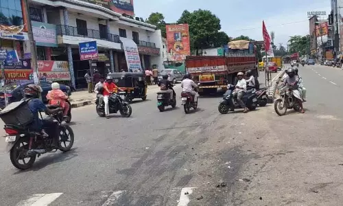 कोई ट्रैफिक सिग्नल नहीं है; कोटिडा में दुर्घटनाएं आम बात कोई ट्रैफिक सिग्नल नहीं है; कोटिडा में दुर्घटनाएं आम बात