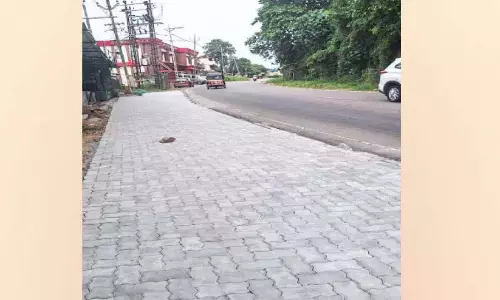 Kerala : राष्ट्रीय राजमार्गों पर ब्लैक स्पॉट को सुरक्षित बनाने के लिए कदम उठाए गए Kerala : राष्ट्रीय राजमार्गों पर ब्लैक स्पॉट को सुरक्षित बनाने के लिए कदम उठाए गए