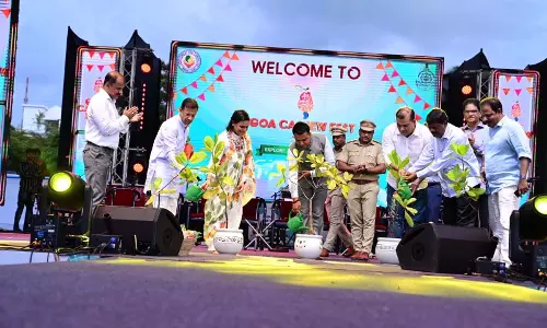 काजू महोत्सव शुरू होने पर CM ने कहा- स्थानीय ब्रांड को बढ़ावा दें काजू महोत्सव शुरू होने पर CM ने कहा- स्थानीय ब्रांड को बढ़ावा दें