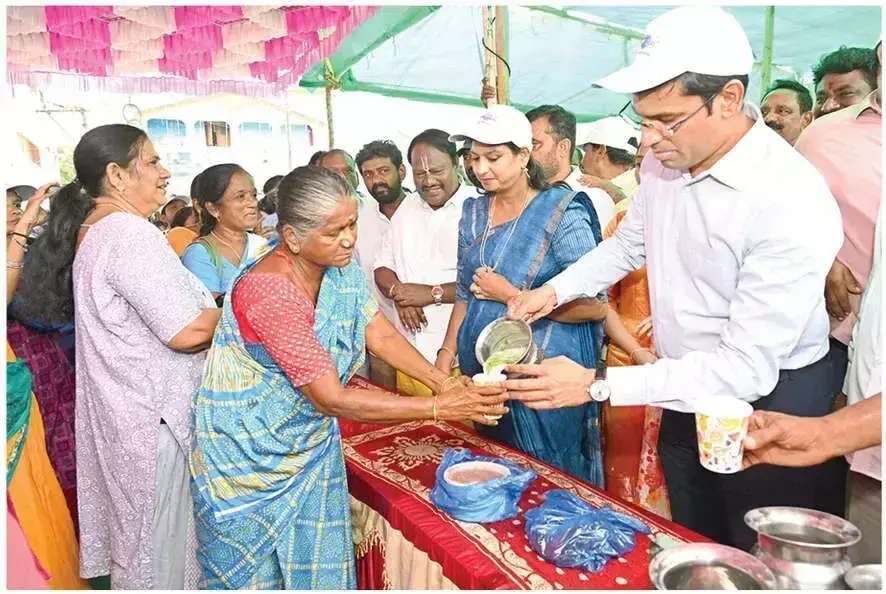 बढ़ते तापमान के कारण स्वर्णांध्र अभियान के तहत गर्मी के प्रति जागरूकता अभियान चलाया गया