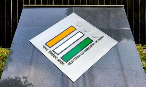 Bengal: चुनाव आयोग ने काकद्वीप में मतदाता सूची में धोखाधड़ी के लिए अधिकारी को निलंबित किया