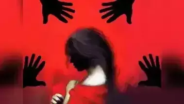 Moradabad: किशोरी से दुष्कर्म, दो पर FIR Moradabad: किशोरी से दुष्कर्म, दो पर FIR