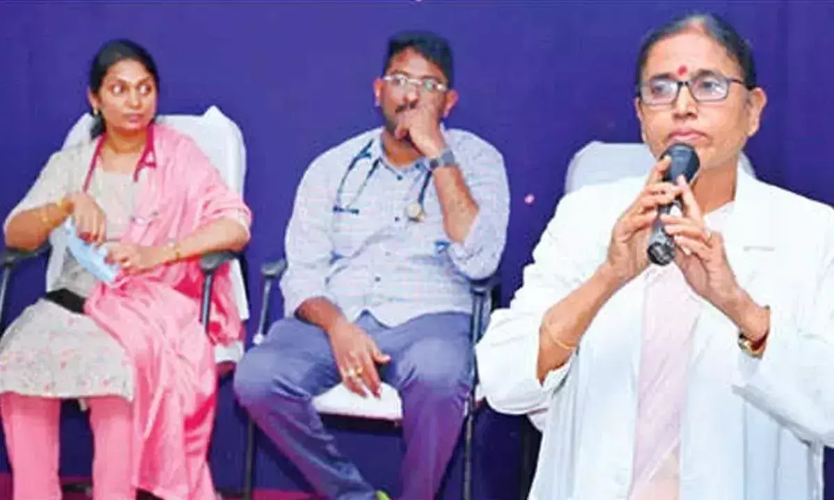 Andhra: जीवनशैली में बदलाव रक्तचाप को नियंत्रित करने की कुंजी है: डॉक्टर Andhra: जीवनशैली में बदलाव रक्तचाप को नियंत्रित करने की कुंजी है: डॉक्टर