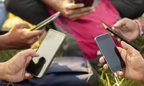 वित्त वर्ष 25 में भारत का स्मार्टफोन निर्यात पेट्रोलियम और हीरों से आगे