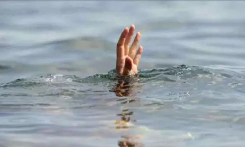 Mauganj: नदी में डूबे तीन किशोर, प्रशासन जुटा खोजबीन में Mauganj: नदी में डूबे तीन किशोर, प्रशासन जुटा खोजबीन में
