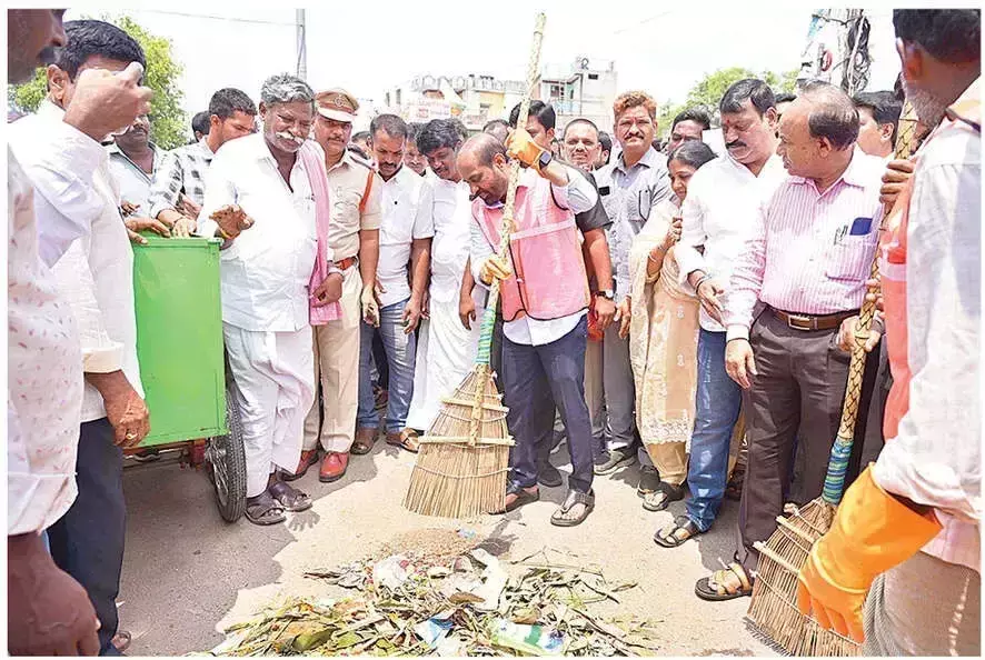 Andhra: स्वच्छता हर नागरिक की जिम्मेदारी है: स्वास्थ्य मंत्री
