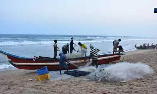 केरल के मछुआरों ने Tamil Nadu में मछली पकड़ने पर लगे प्रतिबंध का उल्लंघन किया