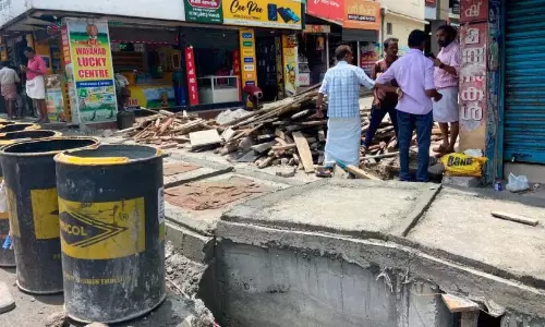 Kerala ; कल्पतरु नगर में नाले का निर्माण कार्य धीमा चल रहा
