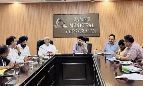 भाजपा विधायकों ने नागरिक मुद्दों की व्यापक समीक्षा के लिए JMC आयुक्त से मुलाकात की
