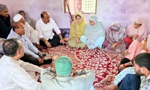 Jammu: उपमुख्यमंत्री ने चिनोर में गोलीबारी पीड़ित परिवार से मुलाकात की