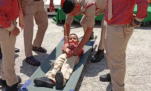 Himachal: स्कूल में आपदा तैयारी पर मॉक ड्रिल Himachal: स्कूल में आपदा तैयारी पर मॉक ड्रिल