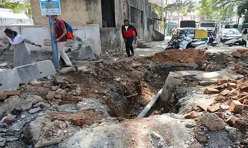 Bengaluru : बीबीएमपी ने गुणवत्ता परीक्षण के लिए हाल ही में बनी सड़क को खोद डाला