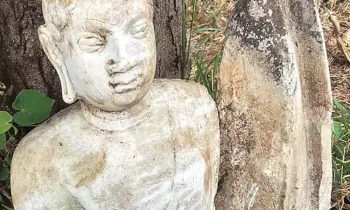 Telangana : प्राचीन संगमरमर की बुद्ध प्रतिमा मिली
