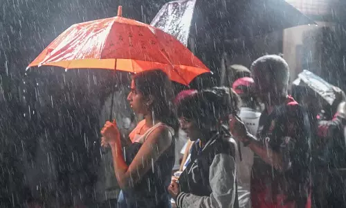 भारी बारिश के कारण Bengaluru में निचले इलाकों में जलभराव हो गया
