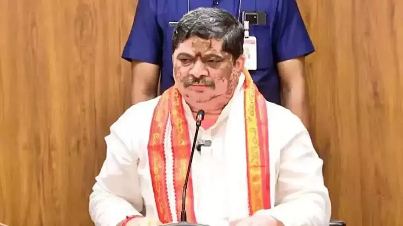 Telangana: मंत्री ने अधिकारियों को भूमि अधिग्रहण प्रक्रिया में तेजी लाने का निर्देश दिया Telangana: मंत्री ने अधिकारियों को भूमि अधिग्रहण प्रक्रिया में तेजी लाने का निर्देश दिया