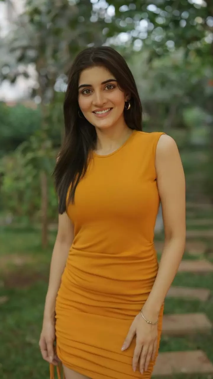 नविका कोटिया का कातिलाना अंदाज