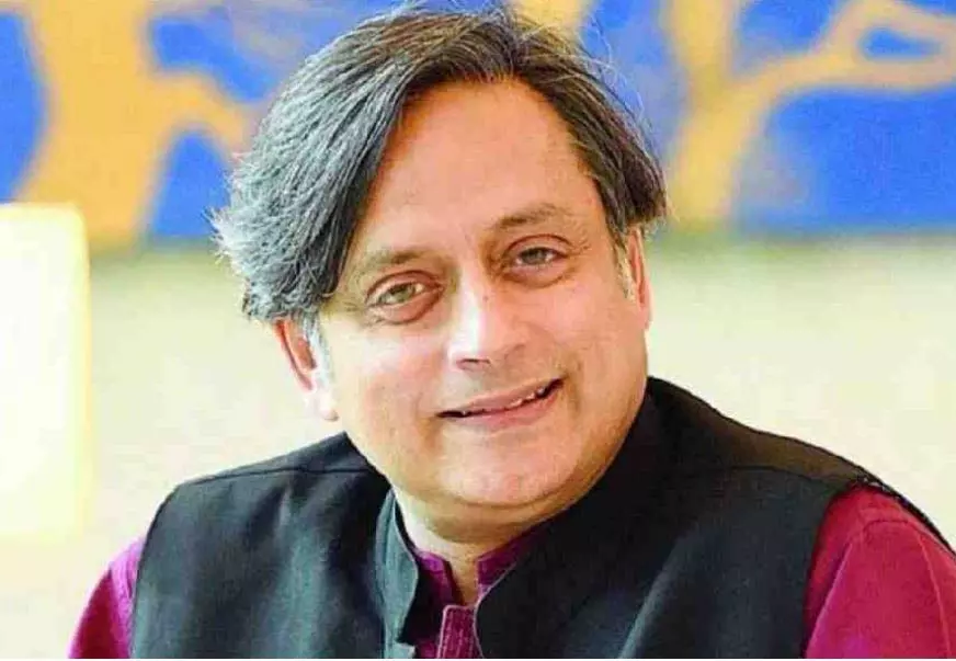 पाकिस्तानी पत्रकार ने कांग्रेस नेता शशि थरूर की तारीफ की, बताया विदेश नीति का बाज पाकिस्तानी पत्रकार ने कांग्रेस नेता शशि थरूर की तारीफ की, बताया विदेश नीति का बाज