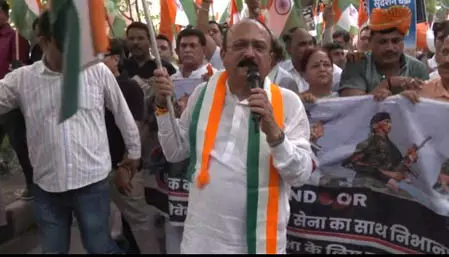 दिल्ली के जनकपुरी और रोहिणी में निकाली गई तिरंगा यात्रा दिल्ली के जनकपुरी और रोहिणी में निकाली गई तिरंगा यात्रा
