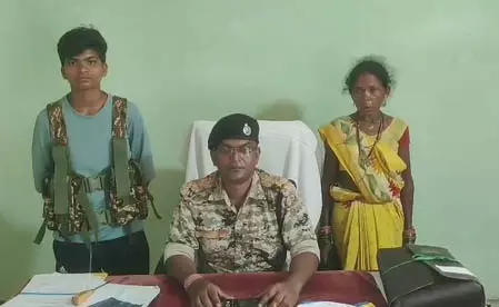 छत्तीसगढ़ के सुकमा में दो लाख की इनामी महिला नक्सली गिरफ्तार छत्तीसगढ़ के सुकमा में दो लाख की इनामी महिला नक्सली गिरफ्तार