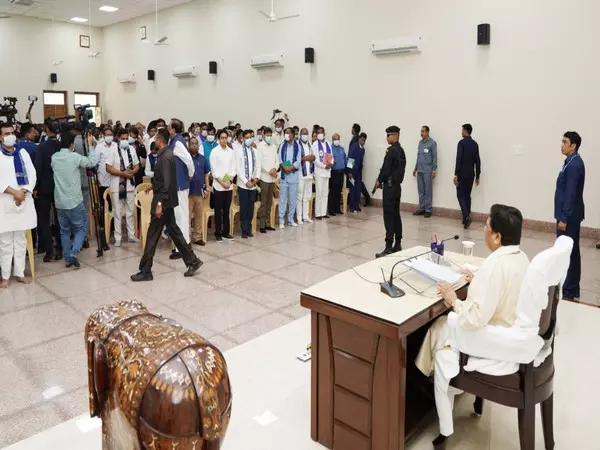 Mayawati ने भतीजे आकाश आनंद को बसपा का मुख्य राष्ट्रीय समन्वयक नियुक्त किया Mayawati ने भतीजे आकाश आनंद को बसपा का मुख्य राष्ट्रीय समन्वयक नियुक्त किया