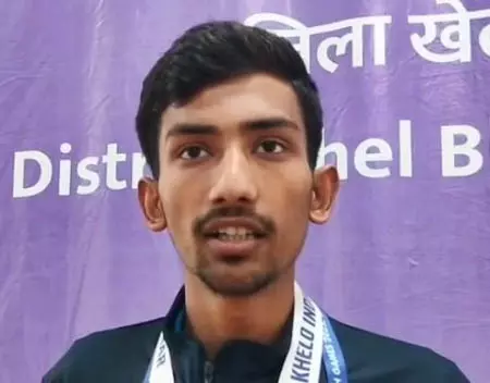 मोतिहारी के रवि यादव ने तलवारबाजी में जीता कांस्य पदक मोतिहारी के रवि यादव ने तलवारबाजी में जीता कांस्य पदक