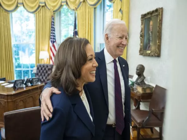 Kamala Harris ने जो बिडेन के प्रोस्टेट कैंसर के निदान के लिए समर्थन व्यक्त किया Kamala Harris ने जो बिडेन के प्रोस्टेट कैंसर के निदान के लिए समर्थन व्यक्त किया