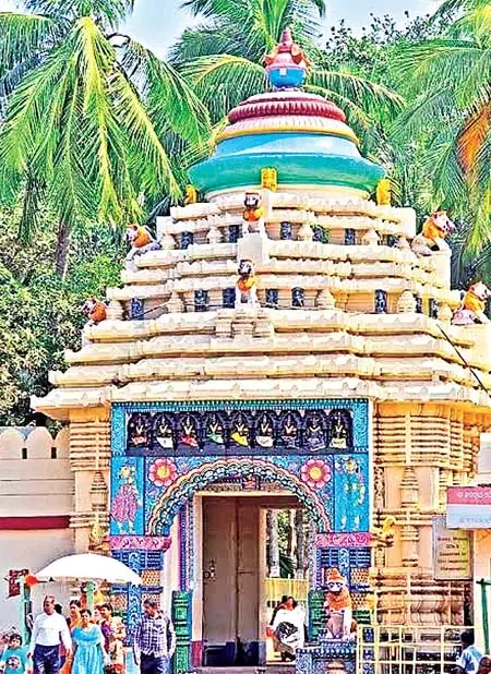 Odisha : पांच साल से तीर्थयात्री इस मंदिर में दर्शन नहीं कर पाए Odisha : पांच साल से तीर्थयात्री इस मंदिर में दर्शन नहीं कर पाए