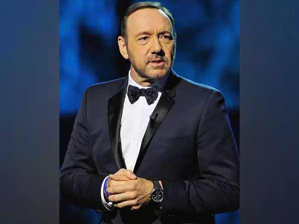 Kevin Spacey को कान में उनकी कलात्मक प्रतिभा के लिए सम्मानित किया जाएगा Kevin Spacey को कान में उनकी कलात्मक प्रतिभा के लिए सम्मानित किया जाएगा