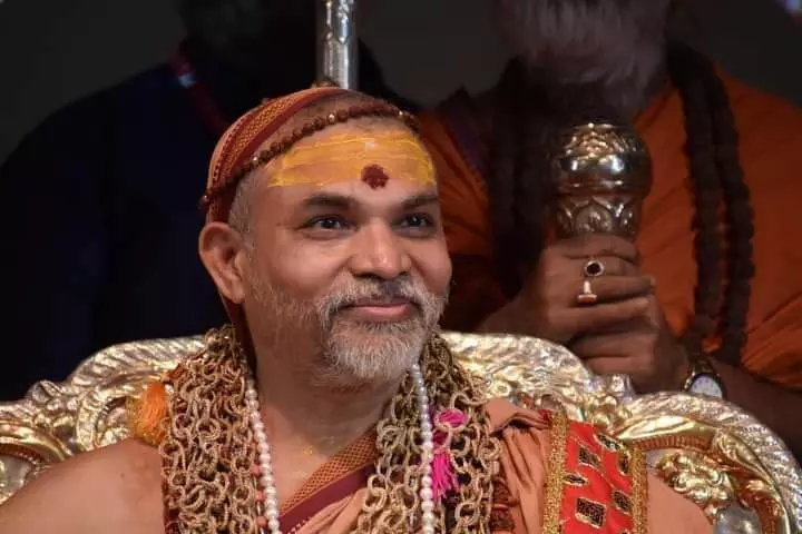 हमें पशुता से ऊपर उठाकर मानव मनुस्मृति ने बनाया है : शंकराचार्य अविमुक्तेश्वरानन्द हमें पशुता से ऊपर उठाकर मानव मनुस्मृति ने बनाया है : शंकराचार्य अविमुक्तेश्वरानन्द
