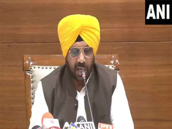 Punjab: बिजली मंत्री ने धान की बुआई के मौसम में निर्बाध बिजली आपूर्ति का आश्वासन दिया Punjab: बिजली मंत्री ने धान की बुआई के मौसम में निर्बाध बिजली आपूर्ति का आश्वासन दिया