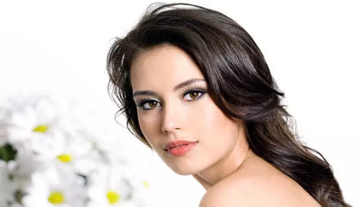 Beauty Tips: हर रोज योग करने से आपकी त्वचा को मिलेंगे ये फायदे Beauty Tips: हर रोज योग करने से आपकी त्वचा को मिलेंगे ये फायदे