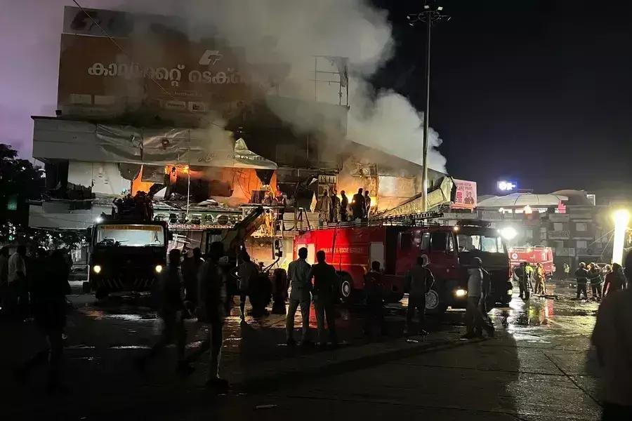 Kozhikode के सबसे व्यस्त केंद्रों में आग क्यों लगती रहती है Kozhikode के सबसे व्यस्त केंद्रों में आग क्यों लगती रहती है