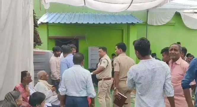 संपत्ति को लेकर भाई-बहन ने महिला की चाकू घोंपकर हत्या कर दी संपत्ति को लेकर भाई-बहन ने महिला की चाकू घोंपकर हत्या कर दी