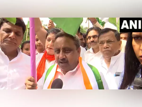 BJP के प्रवीण खंडेलवाल ने दिल्ली के ब्रिटानिया चौक पर तिरंगा यात्रा में हिस्सा लिया BJP के प्रवीण खंडेलवाल ने दिल्ली के ब्रिटानिया चौक पर तिरंगा यात्रा में हिस्सा लिया