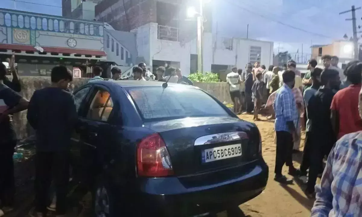 Andhra: बंद कार में चार बच्चों की मौत Andhra: बंद कार में चार बच्चों की मौत