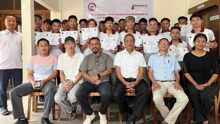 Nagaland : स्वरोजगार वाले नाई को प्रमाणन एवं किट वितरण Nagaland : स्वरोजगार वाले नाई को प्रमाणन एवं किट वितरण
