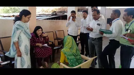 Buldhana: सेलेनियम से जुड़ी परेशानी पर अब सख्त निगरानी Buldhana: सेलेनियम से जुड़ी परेशानी पर अब सख्त निगरानी