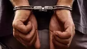 Warangal: महिला पर हमला करने की कोशिश करने के आरोप में पार्षद गिरफ्तार Warangal: महिला पर हमला करने की कोशिश करने के आरोप में पार्षद गिरफ्तार
