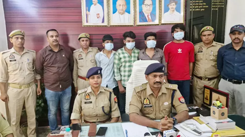डेटिंग ऐप के जरिए ब्लैकमेल और लूटपाट करने वाले चार गिरफ्तार, पुलिस ने पीड़ितों से आगे आकर शिकायत दर्ज कराने की अपील की डेटिंग ऐप के जरिए ब्लैकमेल और लूटपाट करने वाले चार गिरफ्तार, पुलिस ने पीड़ितों से आगे आकर शिकायत दर्ज कराने की अपील की
