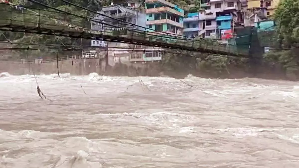 Uttarakhand के पहाड़ों में बारिश की चेतावनी, ऑरेंज अलर्ट जारी Uttarakhand के पहाड़ों में बारिश की चेतावनी, ऑरेंज अलर्ट जारी