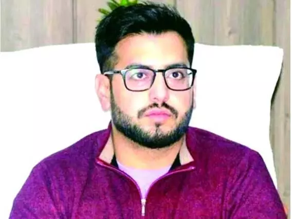 DC राजौरी ने गोलाबारी प्रभावित गांवों का दौरा किया DC राजौरी ने गोलाबारी प्रभावित गांवों का दौरा किया
