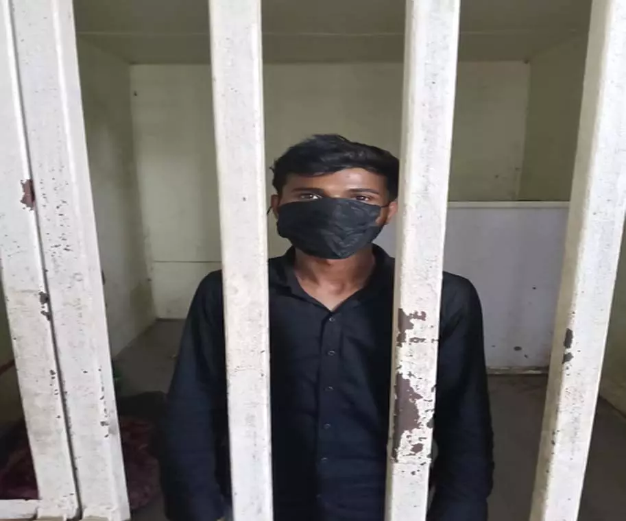 BREAKING: थूक लगाकर मजाक करते हुए वीडियो वायरल, आरोपी गिरफ्तार BREAKING: थूक लगाकर मजाक करते हुए वीडियो वायरल, आरोपी गिरफ्तार