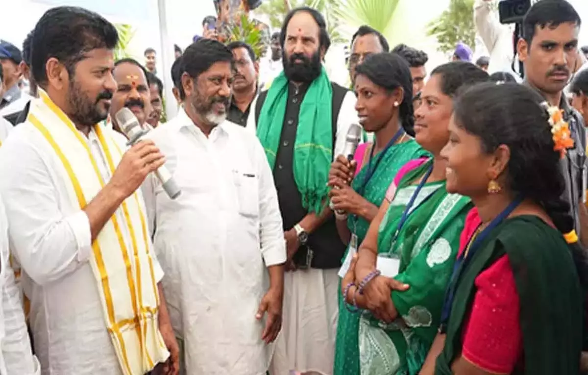 Telangana ने 2.30 लाख आदिवासियों की जमीन को कृषि बनाने योग्य हेतु योजना शुरू की Telangana ने 2.30 लाख आदिवासियों की जमीन को कृषि बनाने योग्य हेतु योजना शुरू की