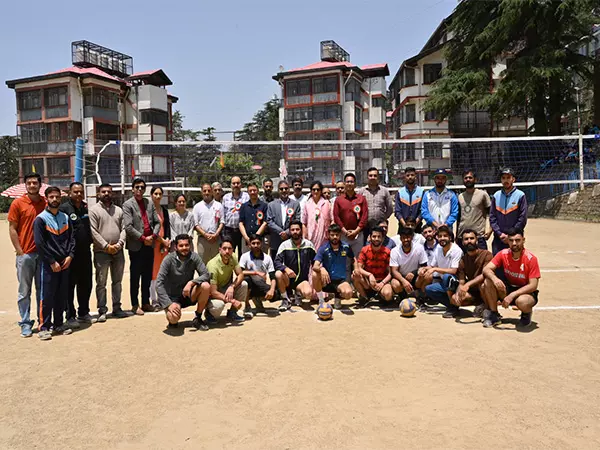 हिमाचल प्रदेश विश्वविद्यालय में अंतर-संकाय खेल प्रतियोगिता शुरू हिमाचल प्रदेश विश्वविद्यालय में अंतर-संकाय खेल प्रतियोगिता शुरू