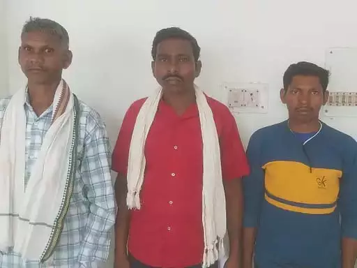 ईसाई धर्म अपनाने पर चार परिवारों का सामाजिक बहिष्कार ईसाई धर्म अपनाने पर चार परिवारों का सामाजिक बहिष्कार